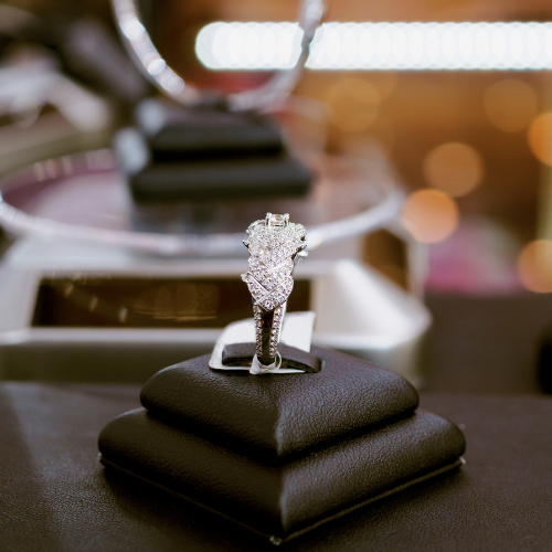 Luxury Diamond Ring